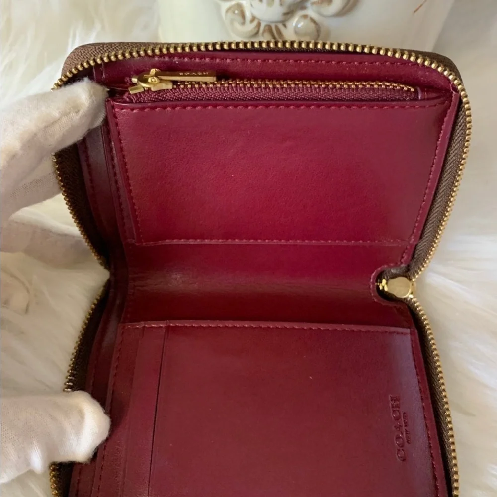 RARE Coach Small Zip Wallet in Signature Canvas With Love Print